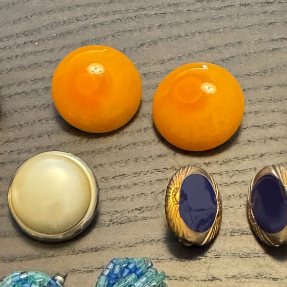 LOT 9 Pairs Vintage Earrings Clip ons, Screw Back, Pierced, Beads, Multicolour - Picture 6 of 7